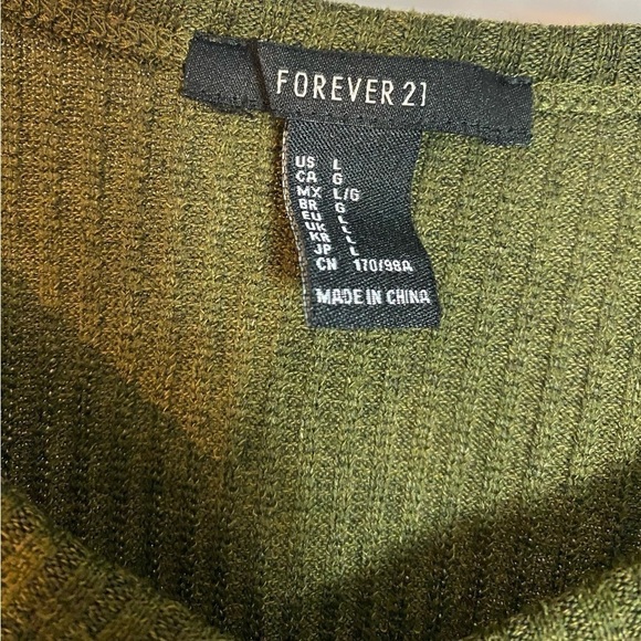 Forever 21 crop top - Picture 2 of 2